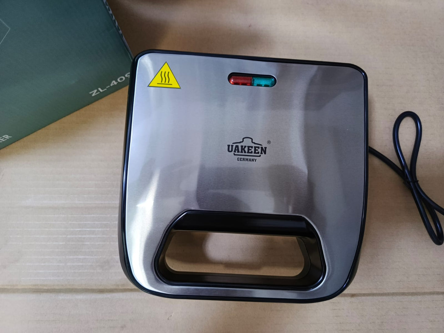 UAKEEN 3 in 1 Sandwich Maker 750W l ZL-409