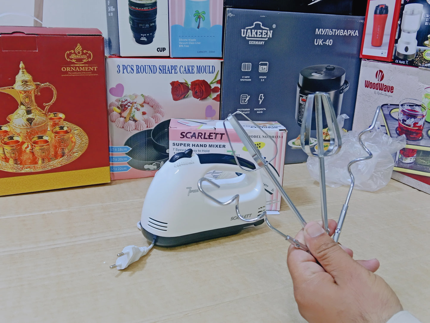 Scarlet super hand mixer