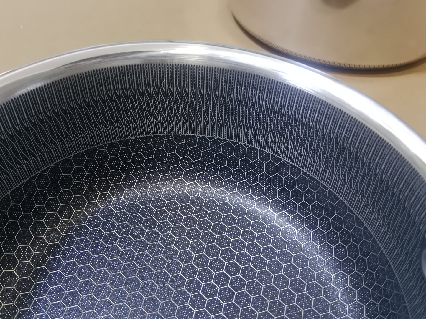 Laser Coated Honeycomb SaucePan