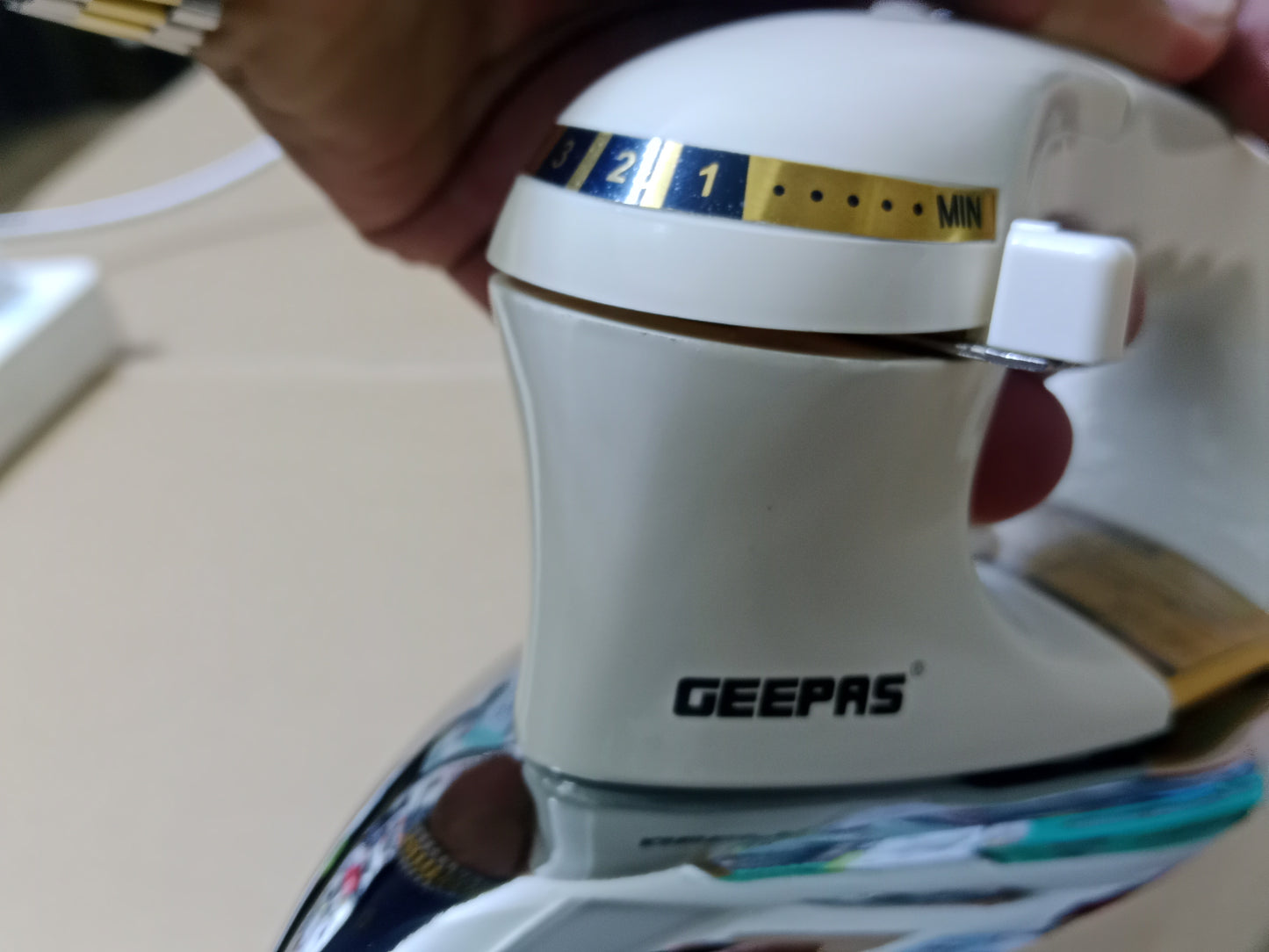 GEEPAS smooth operator DRY IRON GD12780P
