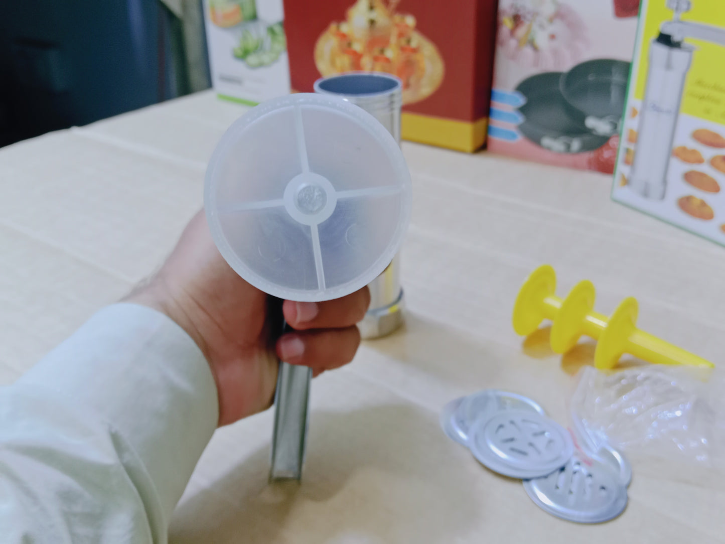 Biscuit maker