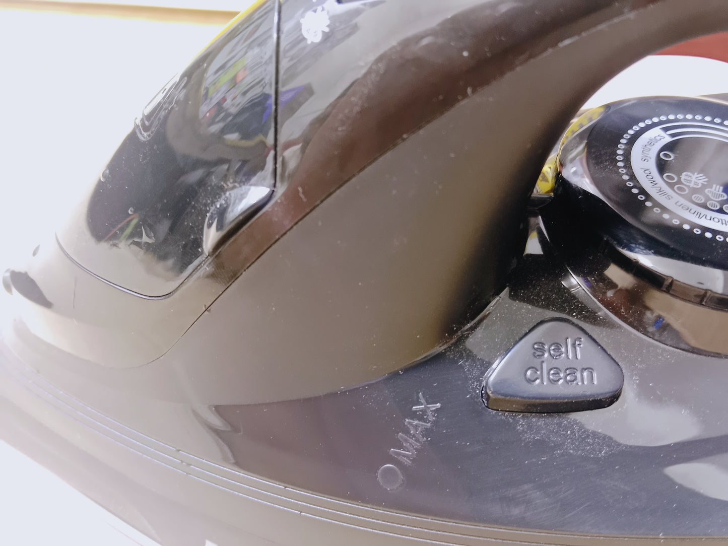 Kolax Steam Iron