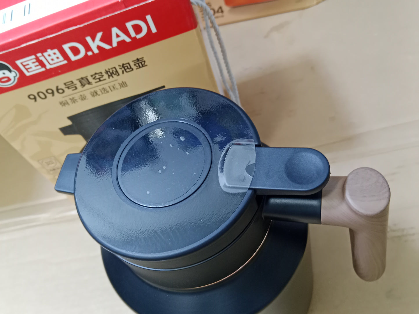 D.KADI Vacuum TEA/Stewing Pot 9096 1900mL