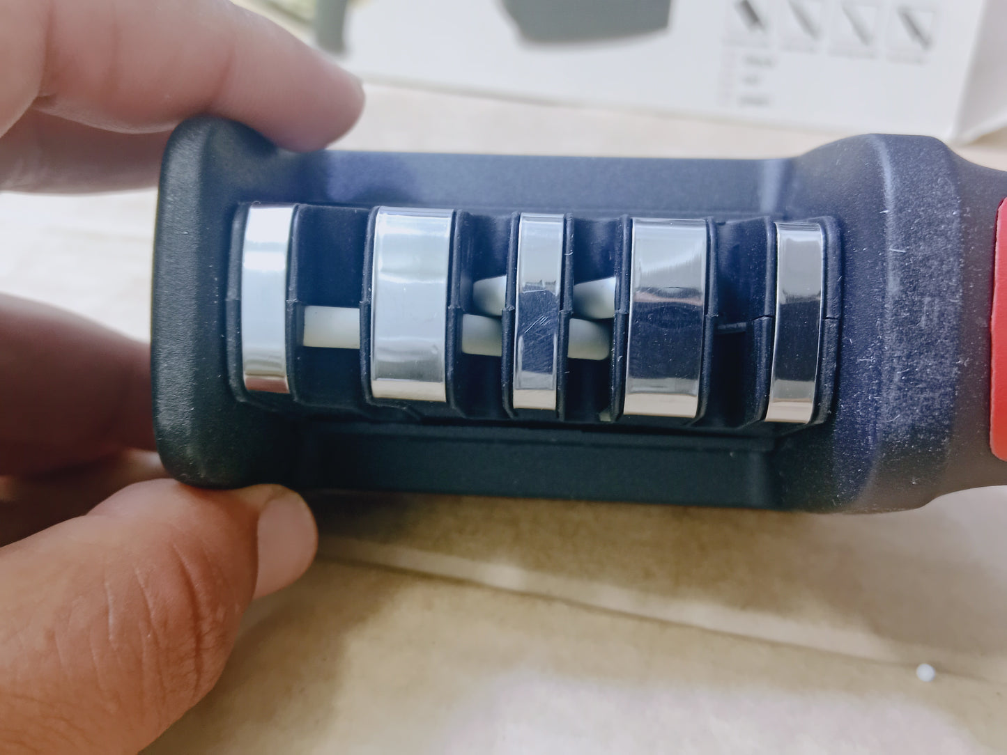 Knife sharpener