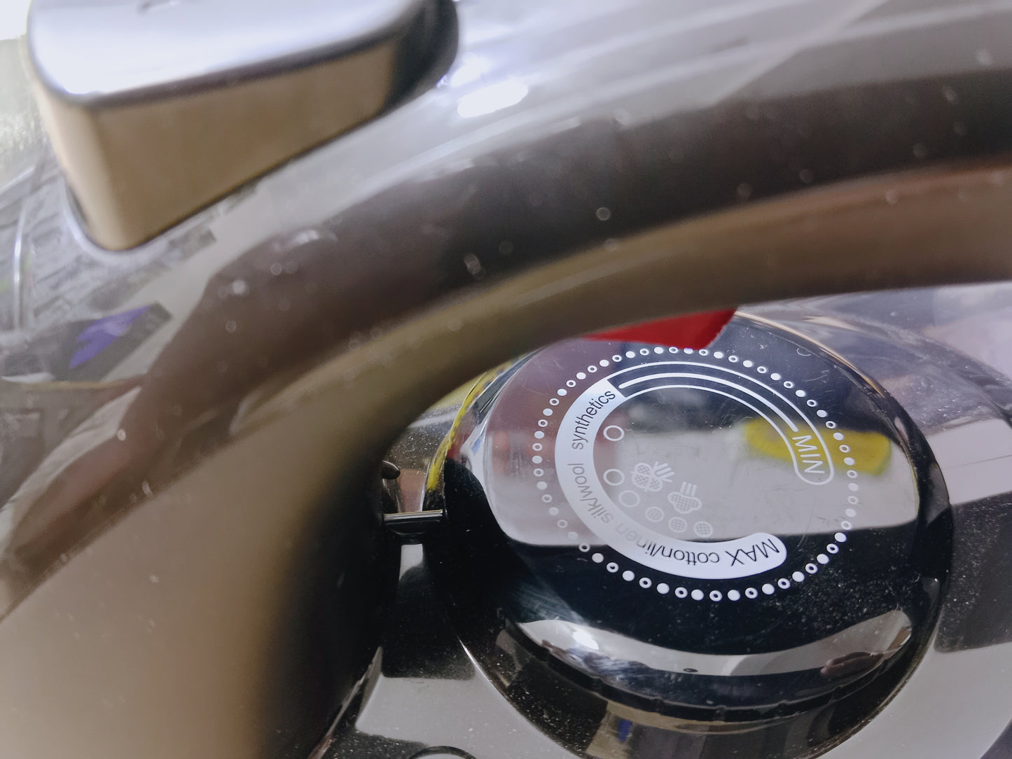 Kolax Steam Iron
