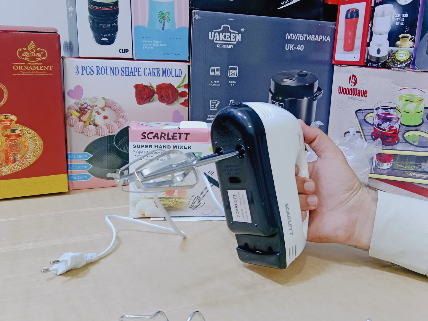 Scarlet super hand mixer